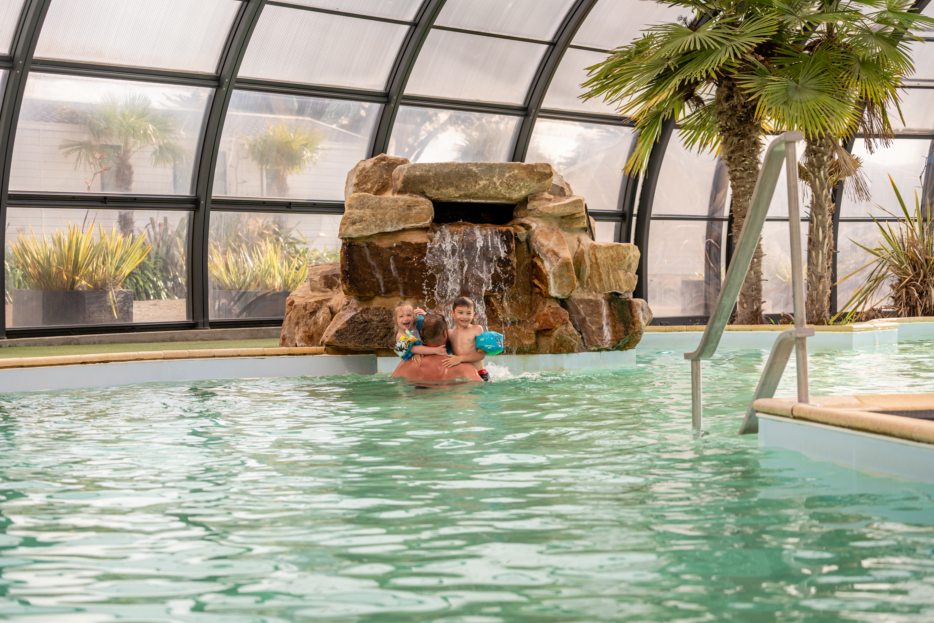 Camping Émeraude Piscine Couverte Bretagne